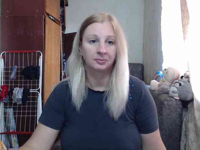 BustyBlondy