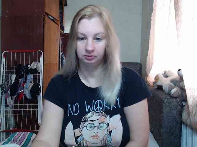 BustyBlondy webcam