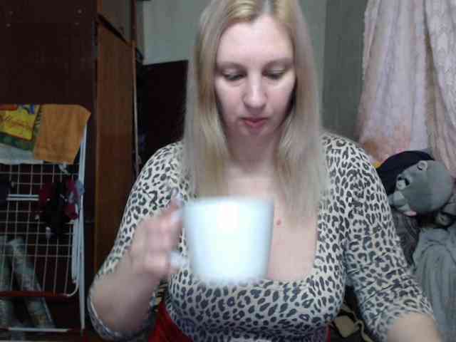 BustyBlondy webcam