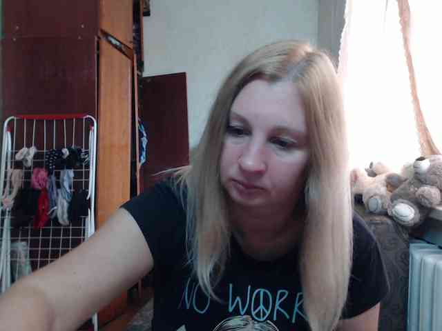 BustyBlondy bongacams