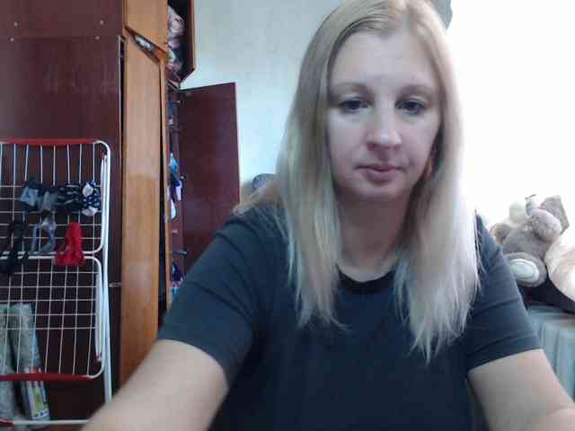 BustyBlondy webcam