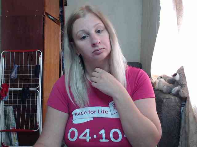 BustyBlondy