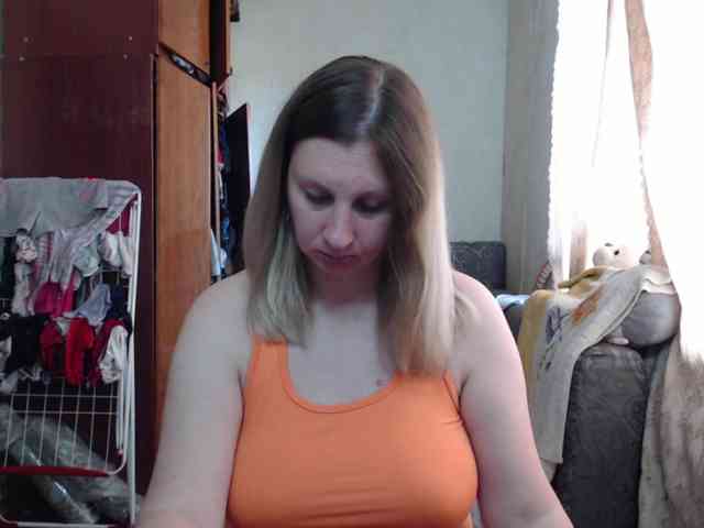 BustyBlondy webcam