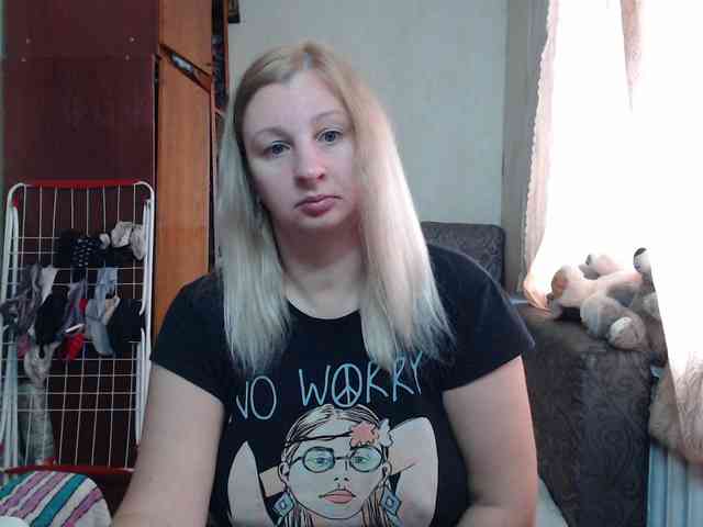 BustyBlondy