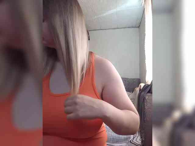 BustyBlondy webcam
