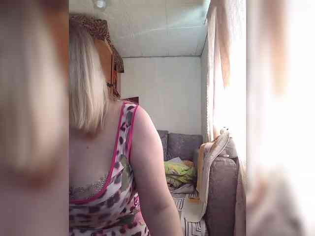 webcam xxx BustyBlondy
