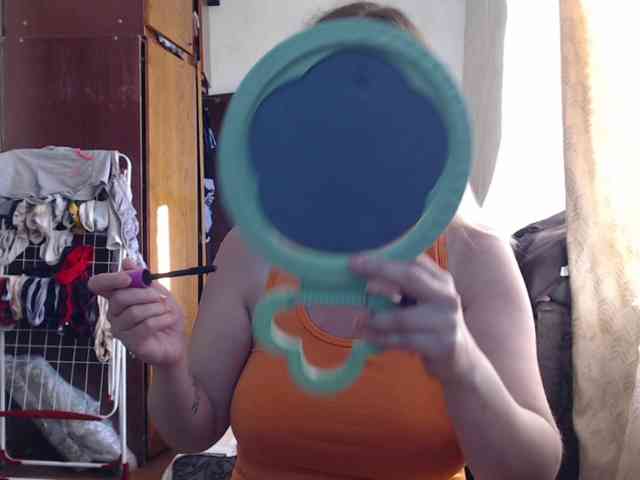 BustyBlondy webcam