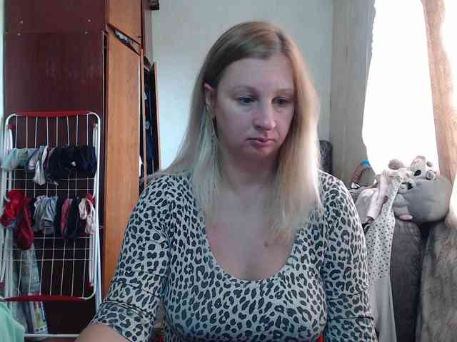 BustyBlondy