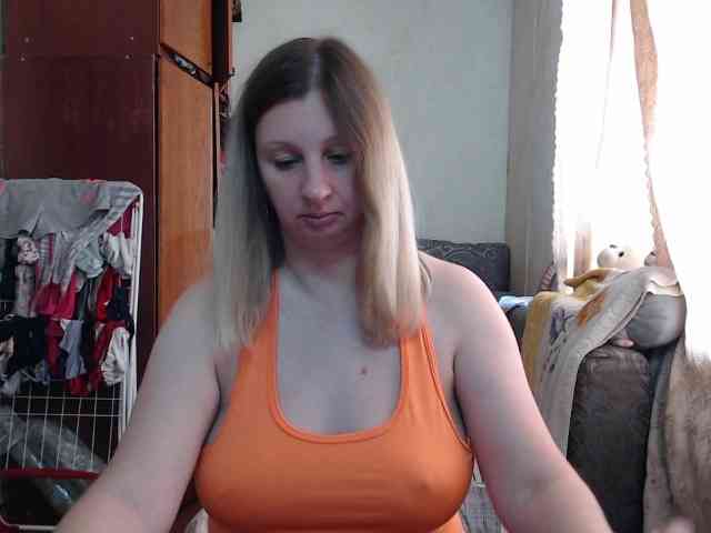 BustyBlondy webcam