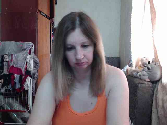 BustyBlondy webcam