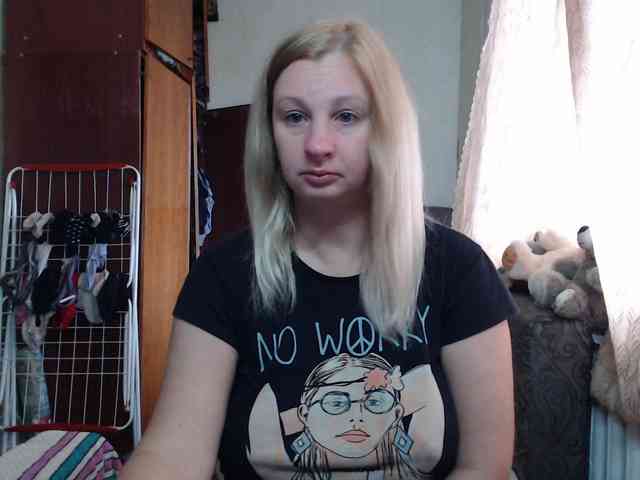 BustyBlondy webcam