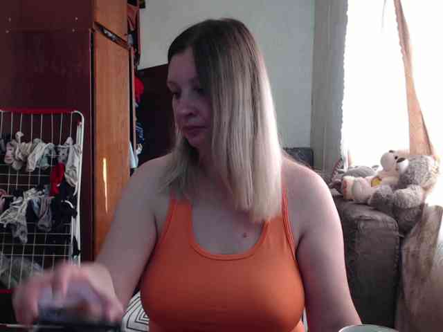 BustyBlondy webcam