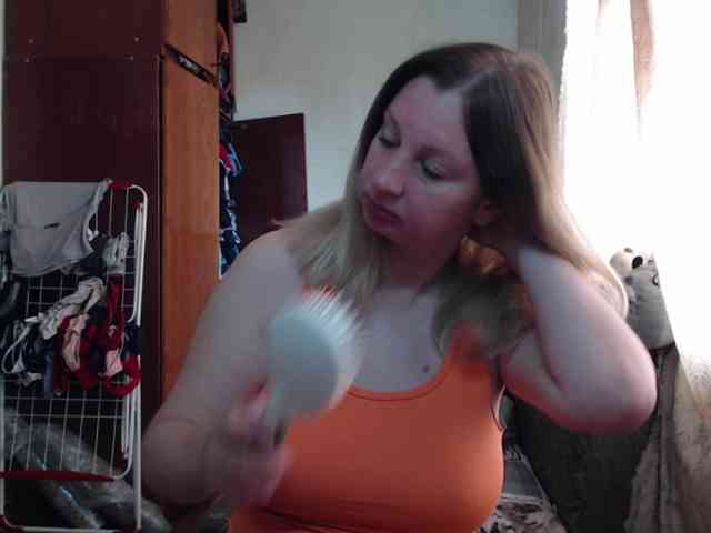 BustyBlondy webcam