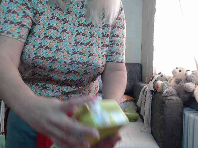 BustyBlondy webcam
