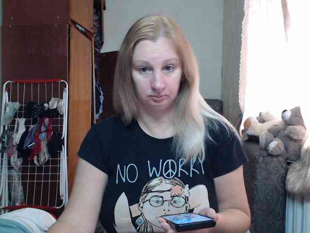 BustyBlondy webcam