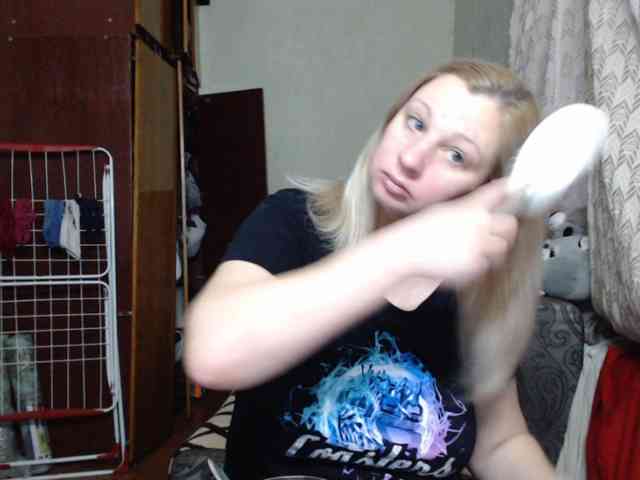 BustyBlondy webcam