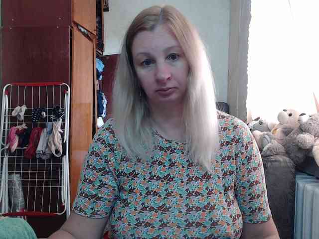 BustyBlondy webcam