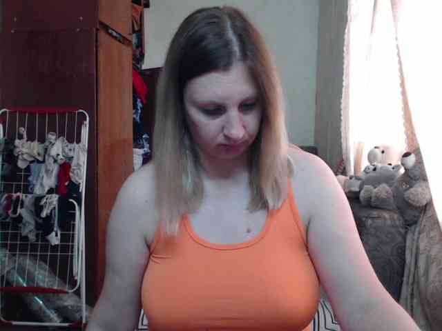 BustyBlondy webcam