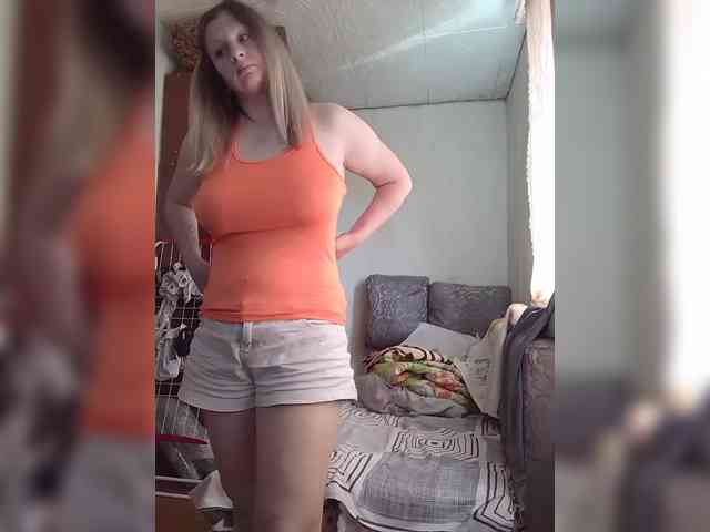 BustyBlondy webcam