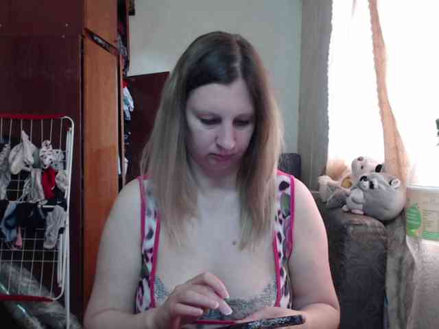 BustyBlondy webcam