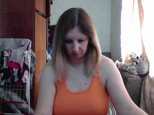 BustyBlondy webcam