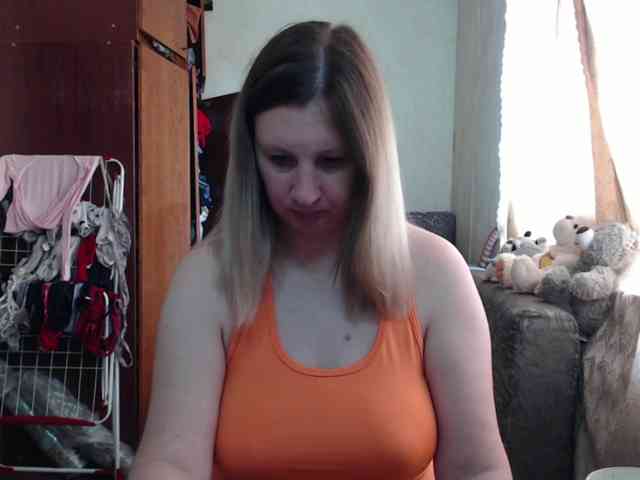 BustyBlondy webcam