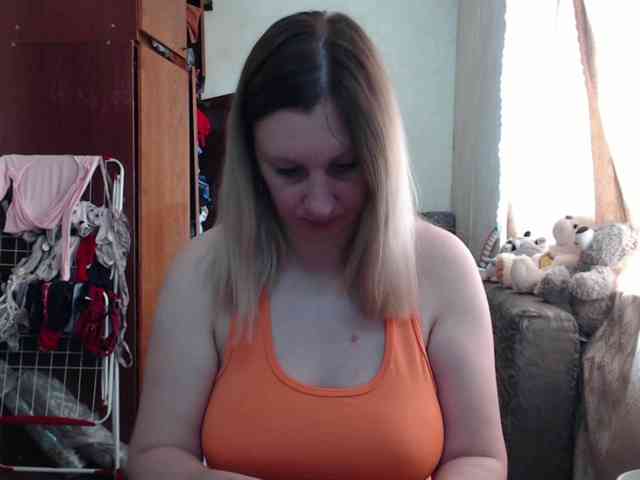 BustyBlondy BustyBlondy