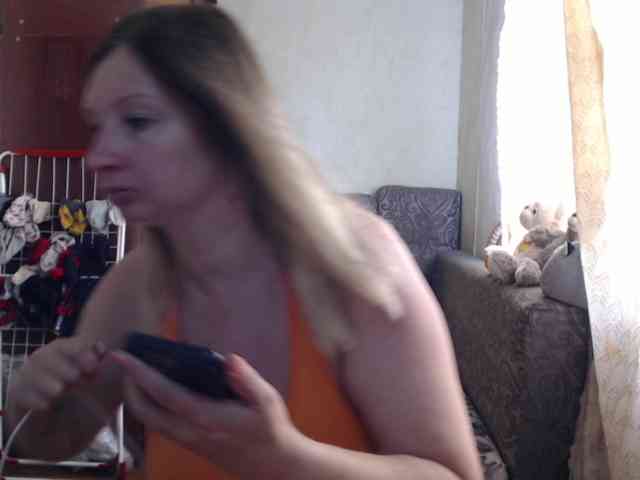 BustyBlondy webcam