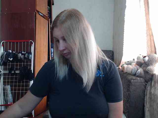BustyBlondy