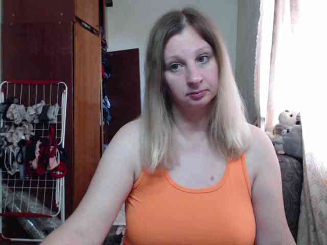 BustyBlondy webcam