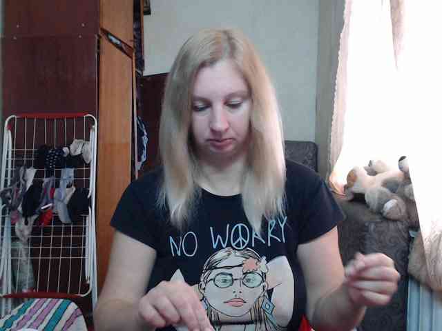 BustyBlondy webcam