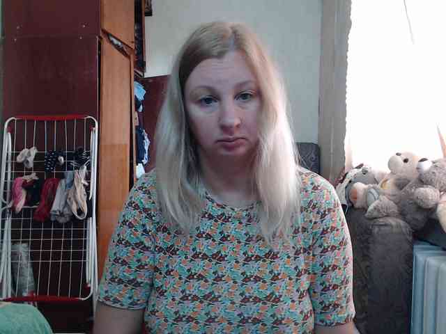 BustyBlondy webcam