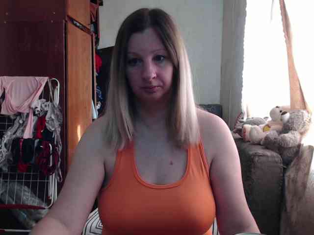 BustyBlondy webcam