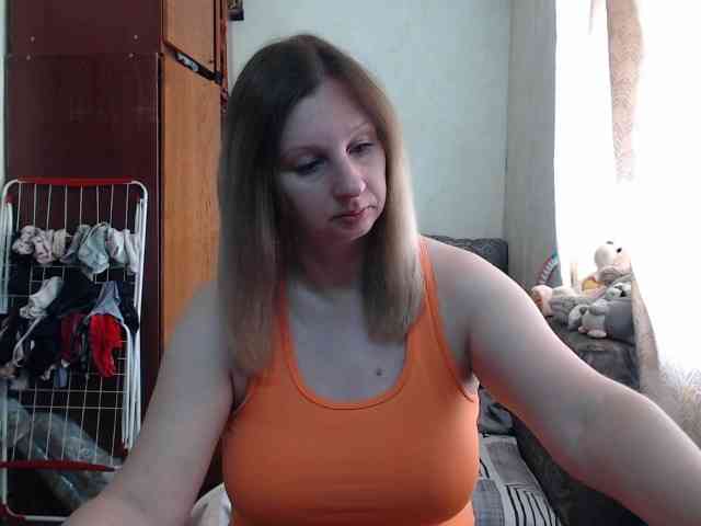 BustyBlondy webcam