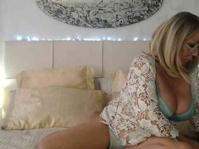 SamantaBlondy webcam