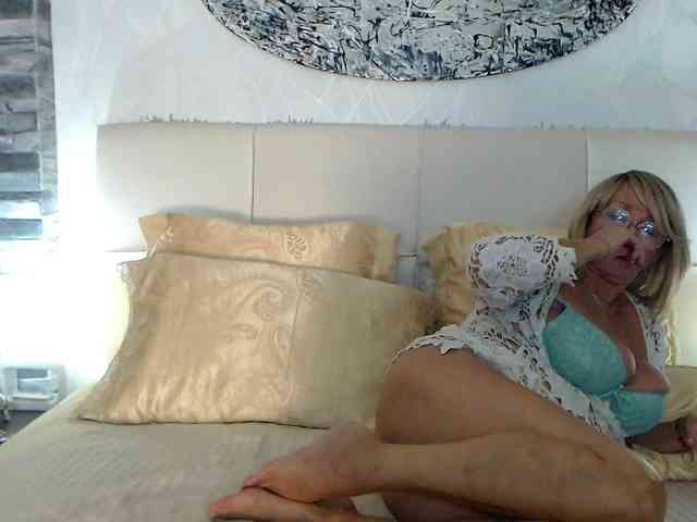 SamantaBlondy Live Webcam on BongaCams