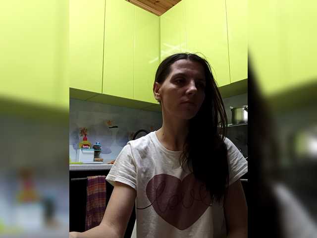 MarinaQwert's BongaCams show and profile