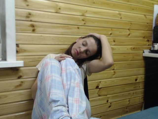 MarinaQwert's BongaCams show and profile