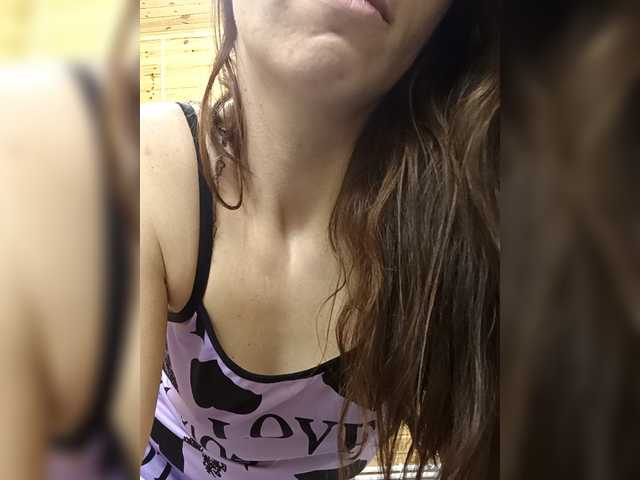 MarinaQwert's BongaCams show and profile