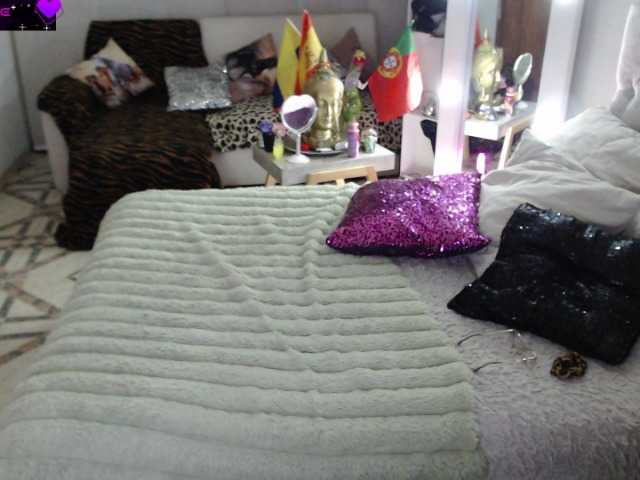 Myrnasexxx's BongaCams show and profile