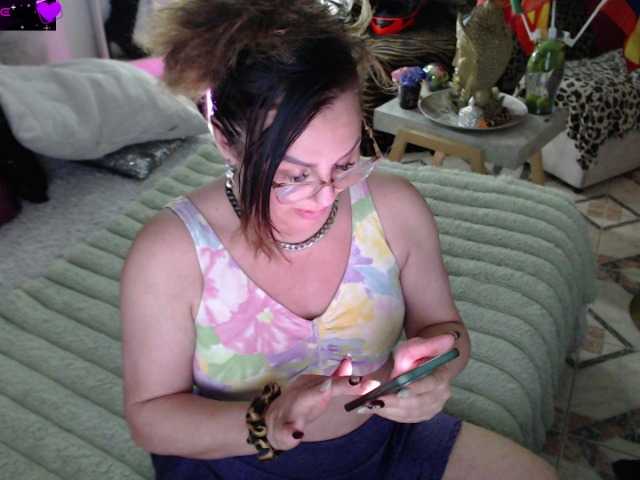 Myrnasexxx's BongaCams show and profile