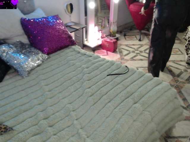 Myrnasexxx's BongaCams show and profile