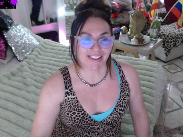 Myrnasexxx's BongaCams show and profile