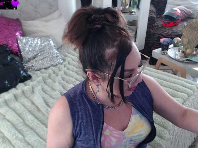 Myrnasexxx's BongaCams show and profile