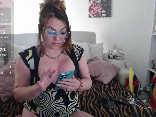 Myrnasexxx webcam