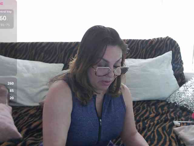 Myrnasexxx webcam