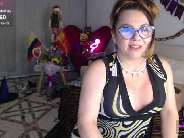 Myrnasexxx webcam