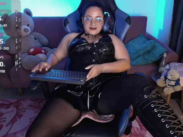 LauraHo webcam
