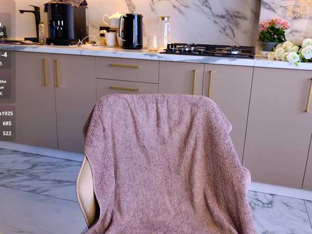 SEXPARAA's BongaCams show and profile