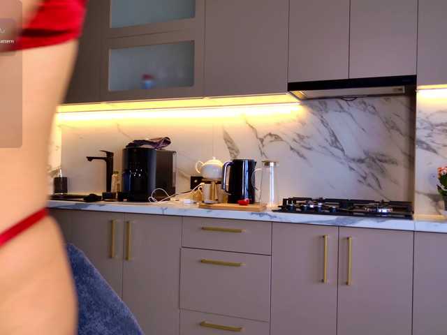 SEXPARAA's BongaCams show and profile